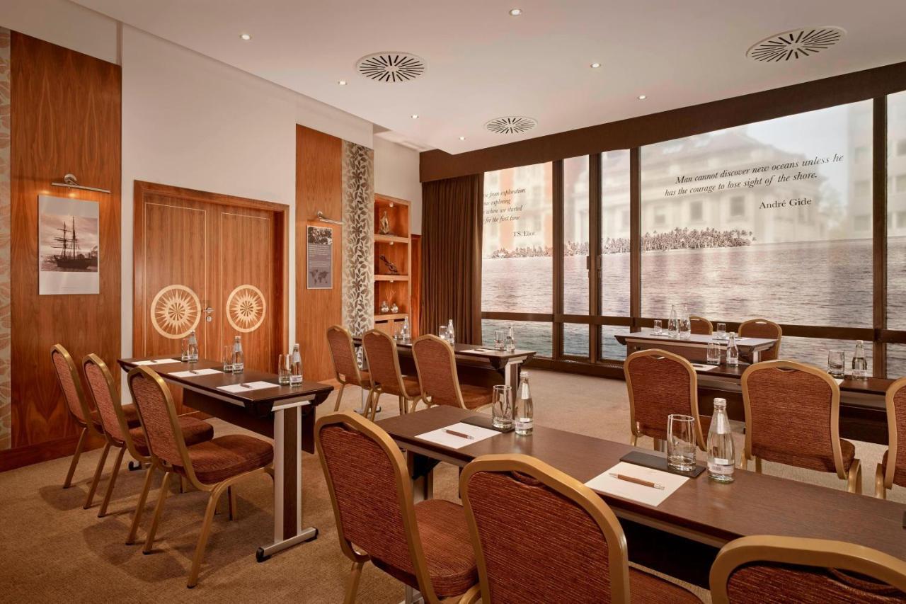 The Park Tower Knightsbridge, A Luxury Collection Hotel, Лондон Экстерьер фото The Library