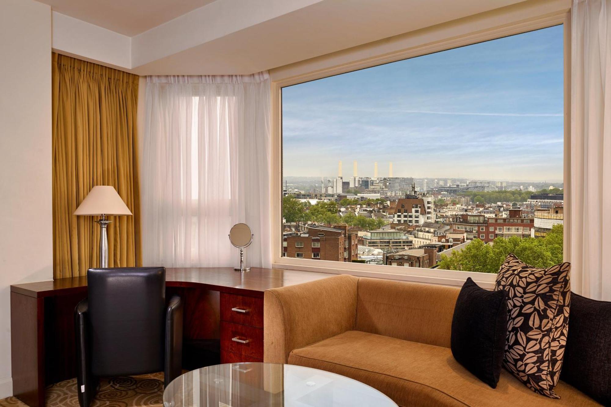 The Park Tower Knightsbridge, A Luxury Collection Hotel, Лондон Экстерьер фото A view from a suite at the hotel