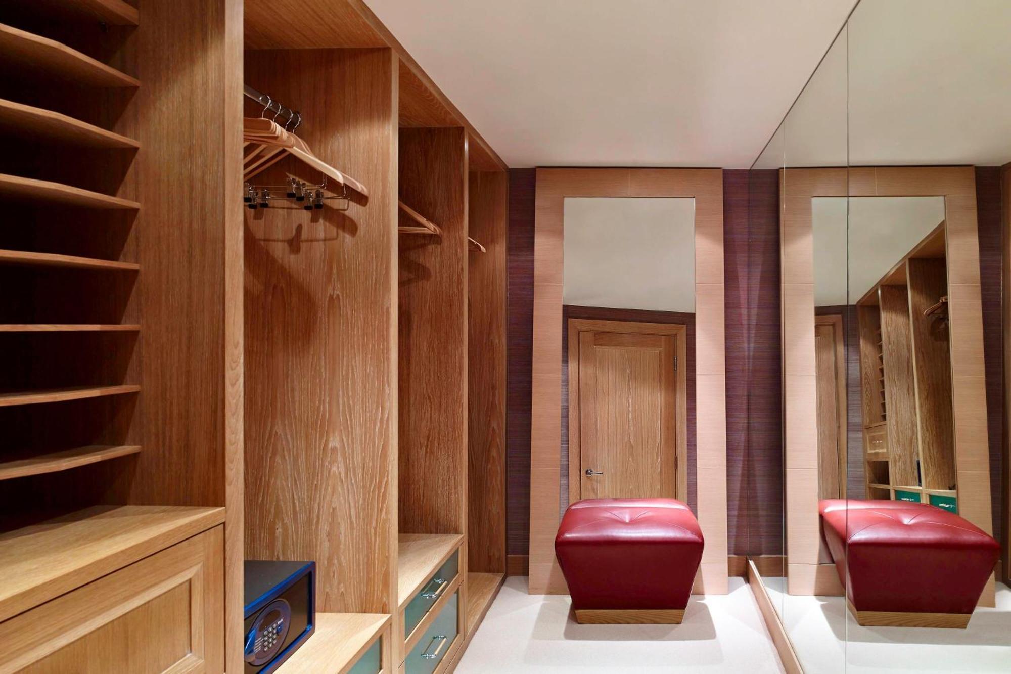 The Park Tower Knightsbridge, A Luxury Collection Hotel, Лондон Экстерьер фото Dressing room
