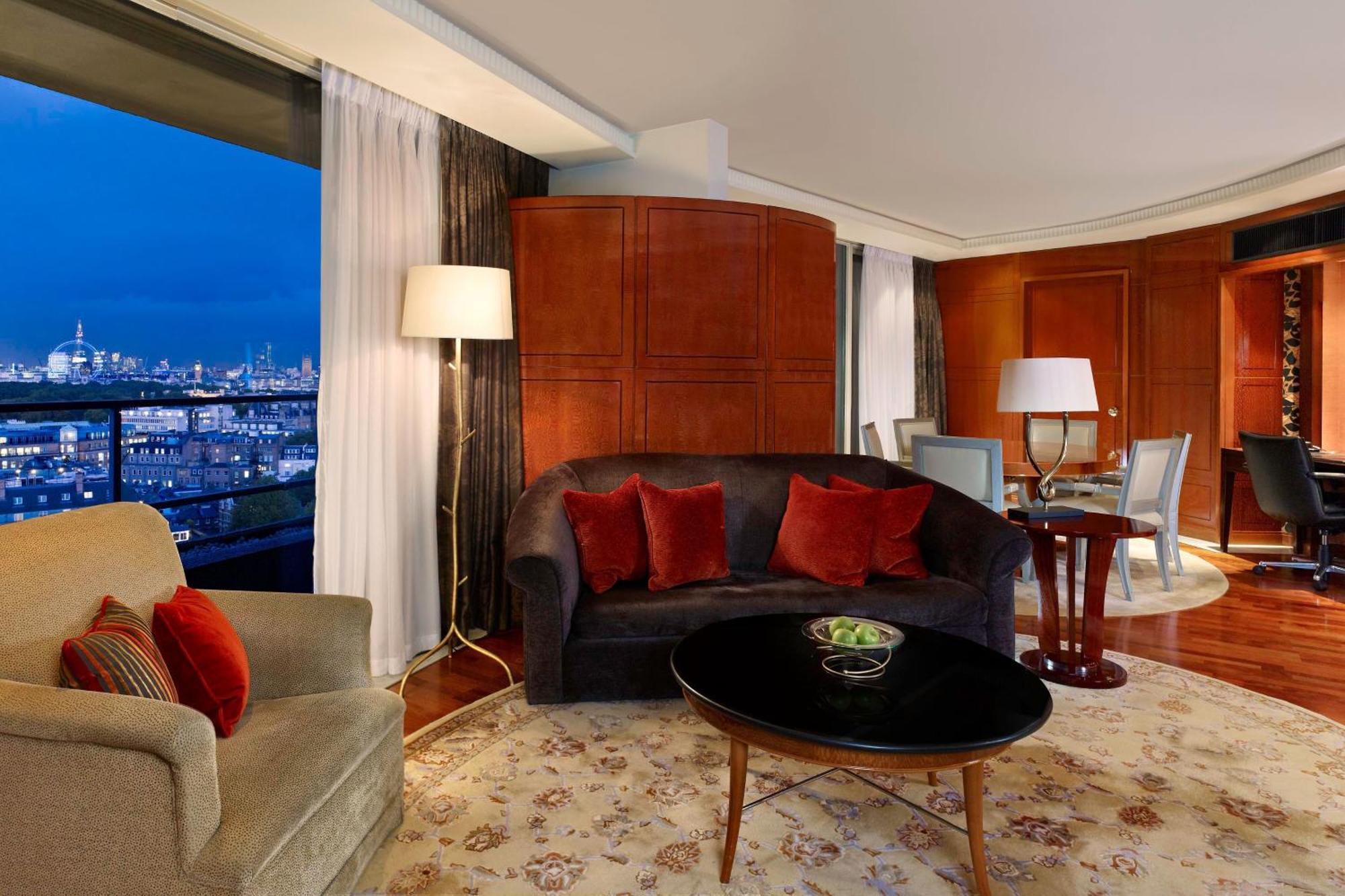 The Park Tower Knightsbridge, A Luxury Collection Hotel, Лондон Экстерьер фото A suite at the Four Seasons Hotel, Athens